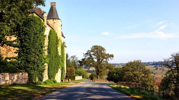 Défis à surmonter pour un achat immobilier en bordure de France